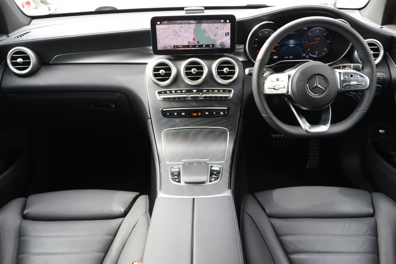 メルセデスベンツ GLC GLC220d 4MATIC AMGﾗｲﾝ　後期型 ﾚｻﾞｰｴｸｽｸﾙｰｼﾌﾞPKG ﾚｰﾀﾞｰｾｰﾌﾃｨPKG ｴｱﾊﾞﾗﾝｽPKG ﾊﾟﾉﾗﾏSR 1ｵｰﾅｰ 黒革ｼｰﾄ ｼｰﾄﾋｰﾀ ﾍﾞﾝﾁﾚｰﾀ MBUX 純正10.25ｲﾝﾁﾅﾋﾞ地ﾃﾞｼﾞ ｺｯｸﾋﾟｯﾄDisp 360°ｶﾒﾗ PTS 電動Rｹﾞｰﾄ HUD AMG19ｲﾝﾁAW　2年保証