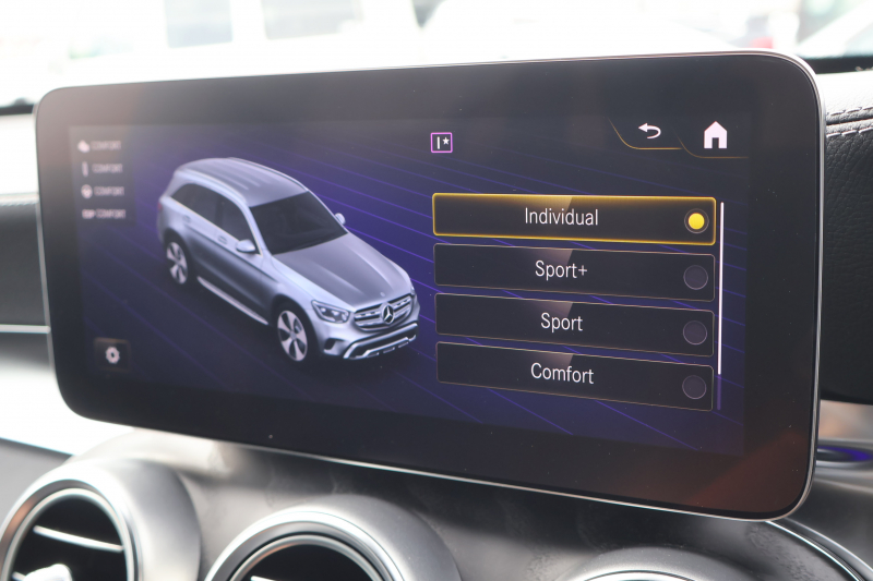 メルセデスベンツ GLC GLC220d 4MATIC AMGﾗｲﾝ　後期型 ﾚｻﾞｰｴｸｽｸﾙｰｼﾌﾞPKG ﾚｰﾀﾞｰｾｰﾌﾃｨPKG ｴｱﾊﾞﾗﾝｽPKG ﾊﾟﾉﾗﾏSR 1ｵｰﾅｰ 黒革ｼｰﾄ ｼｰﾄﾋｰﾀ ﾍﾞﾝﾁﾚｰﾀ MBUX 純正10.25ｲﾝﾁﾅﾋﾞ地ﾃﾞｼﾞ ｺｯｸﾋﾟｯﾄDisp 360°ｶﾒﾗ PTS 電動Rｹﾞｰﾄ HUD AMG19ｲﾝﾁAW　2年保証