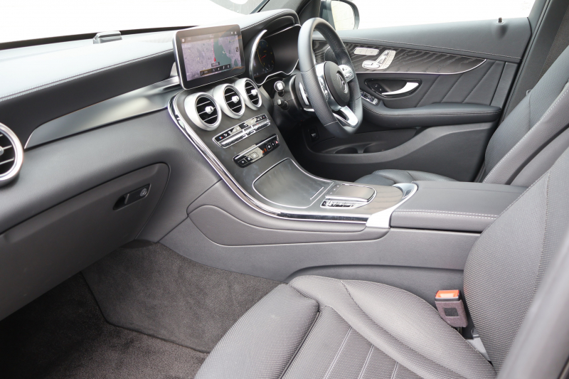 メルセデスベンツ GLC GLC220d 4MATIC AMGﾗｲﾝ　後期型 ﾚｻﾞｰｴｸｽｸﾙｰｼﾌﾞPKG ﾚｰﾀﾞｰｾｰﾌﾃｨPKG ｴｱﾊﾞﾗﾝｽPKG ﾊﾟﾉﾗﾏSR 1ｵｰﾅｰ 黒革ｼｰﾄ ｼｰﾄﾋｰﾀ ﾍﾞﾝﾁﾚｰﾀ MBUX 純正10.25ｲﾝﾁﾅﾋﾞ地ﾃﾞｼﾞ ｺｯｸﾋﾟｯﾄDisp 360°ｶﾒﾗ PTS 電動Rｹﾞｰﾄ HUD AMG19ｲﾝﾁAW　2年保証
