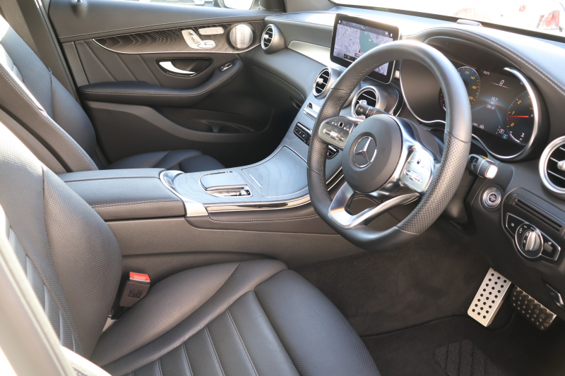 メルセデスベンツ GLCクーペ GLC300 4MATIC ｸｰﾍﾟ AMGﾗｲﾝ　後期型 ﾚｻﾞｰｴｸｽｸﾙｰｼﾌﾞPKG ﾚｰﾀﾞｰｾｰﾌﾃｨPKG ｴｱﾊﾞﾗﾝｽPKG 1ｵｰﾅｰ ｶﾞﾗｽSR 黒革 ｼｰﾄﾋｰﾀ ﾍﾞﾝﾁﾚｰﾀ 純正10.25ｲﾝﾁﾅﾋﾞ地ﾃﾞｼﾞ ｺｯｸﾋﾟｯﾄDisp 360°ｶﾒﾗ Burmester 電動Rｹﾞｰﾄ HUD AMG20ｲﾝﾁAW　2年保証