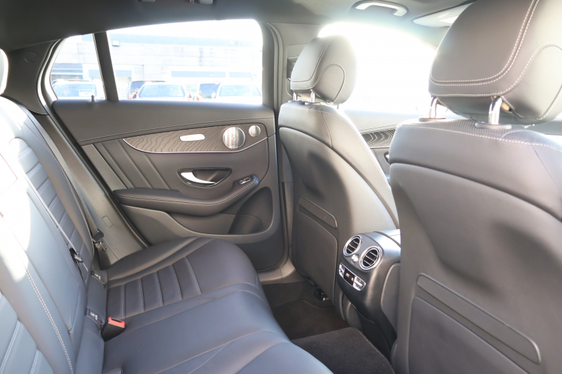 メルセデスベンツ GLCクーペ GLC300 4MATIC ｸｰﾍﾟ AMGﾗｲﾝ　後期型 ﾚｻﾞｰｴｸｽｸﾙｰｼﾌﾞPKG ﾚｰﾀﾞｰｾｰﾌﾃｨPKG ｴｱﾊﾞﾗﾝｽPKG 1ｵｰﾅｰ ｶﾞﾗｽSR 黒革 ｼｰﾄﾋｰﾀ ﾍﾞﾝﾁﾚｰﾀ 純正10.25ｲﾝﾁﾅﾋﾞ地ﾃﾞｼﾞ ｺｯｸﾋﾟｯﾄDisp 360°ｶﾒﾗ Burmester 電動Rｹﾞｰﾄ HUD AMG20ｲﾝﾁAW　2年保証