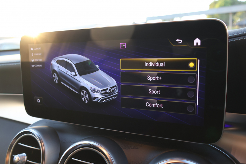 メルセデスベンツ GLCクーペ GLC300 4MATIC ｸｰﾍﾟ AMGﾗｲﾝ　後期型 ﾚｻﾞｰｴｸｽｸﾙｰｼﾌﾞPKG ﾚｰﾀﾞｰｾｰﾌﾃｨPKG ｴｱﾊﾞﾗﾝｽPKG 1ｵｰﾅｰ ｶﾞﾗｽSR 黒革 ｼｰﾄﾋｰﾀ ﾍﾞﾝﾁﾚｰﾀ 純正10.25ｲﾝﾁﾅﾋﾞ地ﾃﾞｼﾞ ｺｯｸﾋﾟｯﾄDisp 360°ｶﾒﾗ Burmester 電動Rｹﾞｰﾄ HUD AMG20ｲﾝﾁAW　2年保証