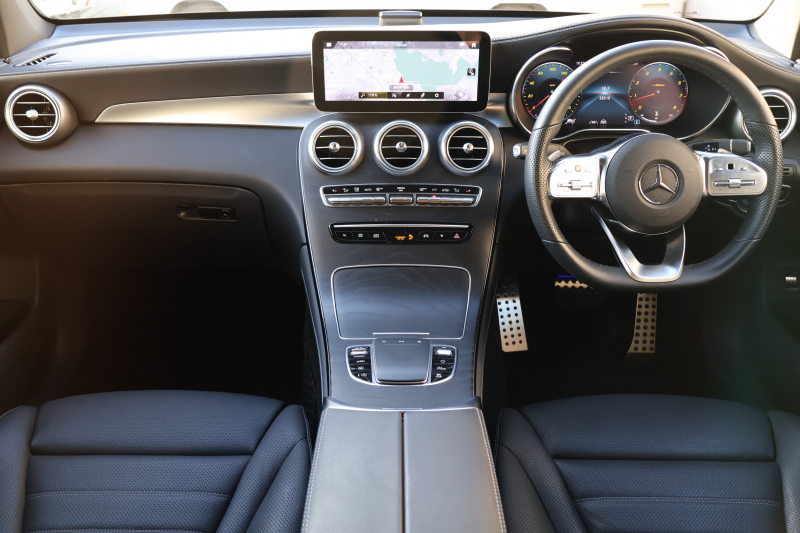 メルセデスベンツ GLCクーペ GLC300 4MATIC ｸｰﾍﾟ AMGﾗｲﾝ　後期型 ﾚｻﾞｰｴｸｽｸﾙｰｼﾌﾞPKG ﾚｰﾀﾞｰｾｰﾌﾃｨPKG ｴｱﾊﾞﾗﾝｽPKG 1ｵｰﾅｰ ｶﾞﾗｽSR 黒革 ｼｰﾄﾋｰﾀ ﾍﾞﾝﾁﾚｰﾀ 純正10.25ｲﾝﾁﾅﾋﾞ地ﾃﾞｼﾞ ｺｯｸﾋﾟｯﾄDisp 360°ｶﾒﾗ Burmester 電動Rｹﾞｰﾄ HUD AMG20ｲﾝﾁAW　2年保証