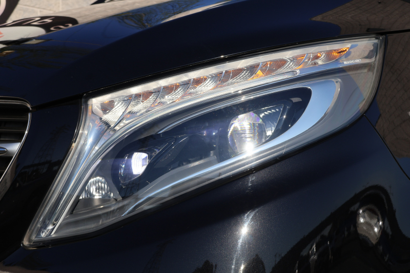 メルセデスベンツ Vクラス V220d ｽﾎﾟｰﾂ ﾛﾝｸﾞ　AMGﾃﾞｻﾞｲﾝｴｸｽﾃﾘｱ ﾚｰﾀﾞｰｾｰﾌﾃｨPKG 1ｵｰﾅｰ ﾊﾟﾉﾗﾏSR 黒革ｼｰﾄ  ｼｰﾄﾋｰﾀ 純正ﾅﾋﾞ地ﾃﾞｼﾞ 360度ｶﾒﾗ Burmesterｻﾗｳﾝﾄﾞ 電動Rｹﾞｰﾄ 電動ﾃﾞｭｱﾙｽﾗｲﾄﾞﾄﾞｱ Rﾓﾆﾀｰ  AMG19ｲﾝﾁAW　2年保証