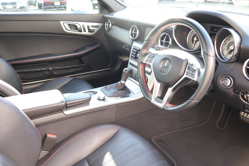 メルセデスベンツ SLKクラス SLK200 ｴｸｽｸﾙｰｼﾌﾞ　AMGｽﾎﾟｰﾂPKG ﾀﾞｲﾅﾐｯｸﾊﾝﾄﾞﾘﾝｸﾞPKG ﾚｰﾀﾞｰｾｰﾌﾃｨPKG ﾏｼﾞｯｸｽｶｲｺﾝﾄﾛｰﾙﾊﾞﾘｵR 黒革ｼｰﾄ ｼｰﾄﾋｰﾀｰ ｴｱｽｶｰﾌ 純正ﾅﾋﾞ地ﾃﾞｼﾞ ECOｽﾀｰﾄｽﾄｯﾌﾟ ｷｾﾉﾝﾍｯﾄﾞ AMG18AW　2年保証