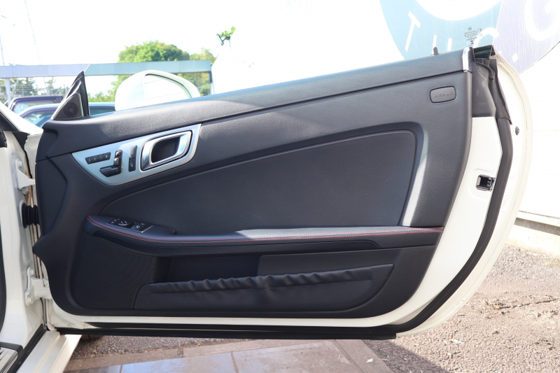 メルセデスベンツ SLKクラス SLK200 ｴｸｽｸﾙｰｼﾌﾞ　AMGｽﾎﾟｰﾂPKG ﾀﾞｲﾅﾐｯｸﾊﾝﾄﾞﾘﾝｸﾞPKG ﾚｰﾀﾞｰｾｰﾌﾃｨPKG ﾏｼﾞｯｸｽｶｲｺﾝﾄﾛｰﾙﾊﾞﾘｵR 黒革ｼｰﾄ ｼｰﾄﾋｰﾀｰ ｴｱｽｶｰﾌ 純正ﾅﾋﾞ地ﾃﾞｼﾞ ECOｽﾀｰﾄｽﾄｯﾌﾟ ｷｾﾉﾝﾍｯﾄﾞ AMG18AW　2年保証