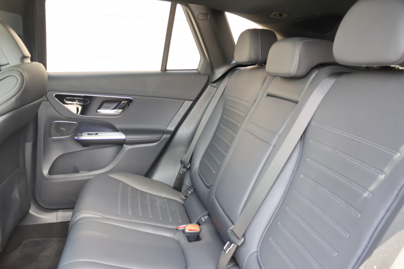 メルセデスベンツ GLC GLC220d 4MATIC(ISG搭載ﾓﾃﾞﾙ) AMGﾗｲﾝPKG　ﾚｰﾀﾞｰｾｰﾌﾃｨPKG 1ｵｰﾅｰ ﾊﾟﾉﾗﾏSR 黒革 全席ｼｰﾄﾋｰﾀｰ MBUX 純正ﾅﾋﾞ地ﾃﾞｼﾞ AppleCarPlay 360度ｶﾒﾗ  ﾜｲﾔﾚｽﾁｬｰｼﾞﾝｸﾞ 純正360°ﾄﾞﾗﾚｺ AMG19ｲﾝﾁAW　2年保証