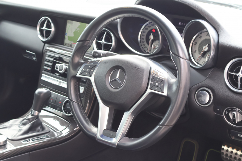 メルセデスベンツ SLKクラス SLK200 ｶｰﾎﾞﾝﾙｯｸｴﾃﾞｨｼｮﾝ　限定100台 AMGｽﾎﾟｰﾂPKG ﾚｰﾀﾞｰｾｰﾌﾃｨPKG ﾏｼﾞｯｸｽｶｲｺﾝﾄﾛｰﾙﾊﾞﾘｵR 専用ﾅｯﾊﾟ革ｼｰﾄ ｼｰﾄﾋｰﾀｰ 純正ﾅﾋﾞ地ﾃﾞｼﾞ ECOｽﾄｯﾌﾟ ｷｾﾉﾝﾍｯﾄﾞ ｶｰﾎﾞﾝｲﾝﾃﾘｱ AMG18AW　2年保証