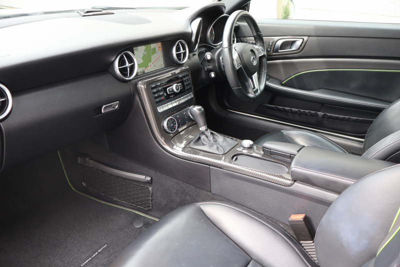 メルセデスベンツ SLKクラス SLK200 ｶｰﾎﾞﾝﾙｯｸｴﾃﾞｨｼｮﾝ　限定100台 AMGｽﾎﾟｰﾂPKG ﾚｰﾀﾞｰｾｰﾌﾃｨPKG ﾏｼﾞｯｸｽｶｲｺﾝﾄﾛｰﾙﾊﾞﾘｵR 専用ﾅｯﾊﾟ革ｼｰﾄ ｼｰﾄﾋｰﾀｰ 純正ﾅﾋﾞ地ﾃﾞｼﾞ ECOｽﾄｯﾌﾟ ｷｾﾉﾝﾍｯﾄﾞ ｶｰﾎﾞﾝｲﾝﾃﾘｱ AMG18AW　2年保証