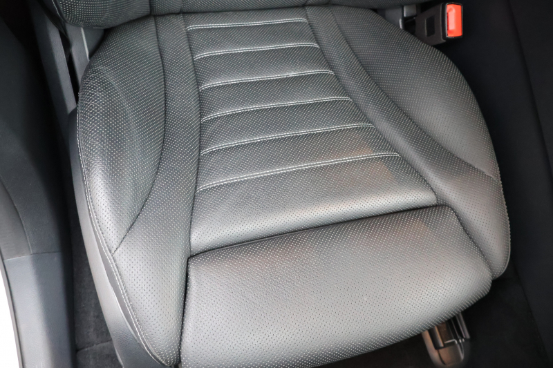 メルセデスベンツ GLCクーペ GLC220d 4MATIC ｸｰﾍﾟ AMGﾗｲﾝ　後期型 ﾚｻﾞｰｴｸｽｸﾙｰｼﾌﾞPKG ﾚｰﾀﾞｰｾｰﾌﾃｨPKG ｴｱﾊﾞﾗﾝｽPKG ｶﾞﾗｽSR 黒革 ｼｰﾄﾋｰﾀ ﾍﾞﾝﾁﾚｰﾀ MBUX 純正10.25ｲﾝﾁﾅﾋﾞ地ﾃﾞｼﾞ ｺｯｸﾋﾟｯﾄDisp 360°ｶﾒﾗ Burmester 電動Rｹﾞｰﾄ HUD AMG19ｲﾝﾁAW　2年保証