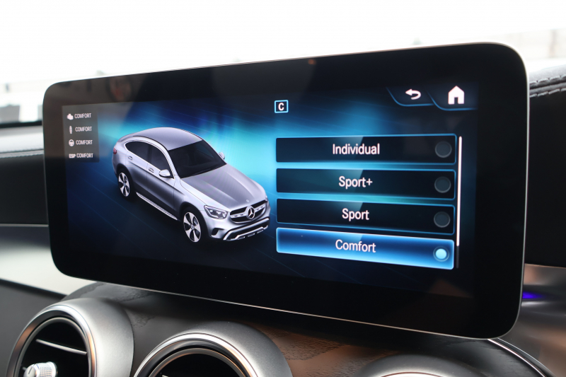 メルセデスベンツ GLCクーペ GLC220d 4MATIC ｸｰﾍﾟ AMGﾗｲﾝ　後期型 ﾚｻﾞｰｴｸｽｸﾙｰｼﾌﾞPKG ﾚｰﾀﾞｰｾｰﾌﾃｨPKG ｴｱﾊﾞﾗﾝｽPKG ｶﾞﾗｽSR 黒革 ｼｰﾄﾋｰﾀ ﾍﾞﾝﾁﾚｰﾀ MBUX 純正10.25ｲﾝﾁﾅﾋﾞ地ﾃﾞｼﾞ ｺｯｸﾋﾟｯﾄDisp 360°ｶﾒﾗ Burmester 電動Rｹﾞｰﾄ HUD AMG19ｲﾝﾁAW　2年保証