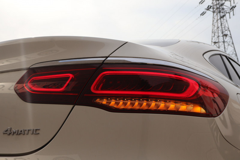 メルセデスベンツ GLC GLC220d 4MATIC ｸｰﾍﾟ AMGﾗｲﾝ　後期型 ﾚｻﾞｰｴｸｽｸﾙｰｼﾌﾞPKG ﾚｰﾀﾞｰｾｰﾌﾃｨPKG ｴｱﾊﾞﾗﾝｽPKG ｶﾞﾗｽSR 黒革 ｼｰﾄﾋｰﾀ ﾍﾞﾝﾁﾚｰﾀ MBUX 純正10.25ｲﾝﾁﾅﾋﾞ地ﾃﾞｼﾞ ｺｯｸﾋﾟｯﾄDisp 360°ｶﾒﾗ Burmester 電動Rｹﾞｰﾄ HUD AMG19ｲﾝﾁAW　2年保証