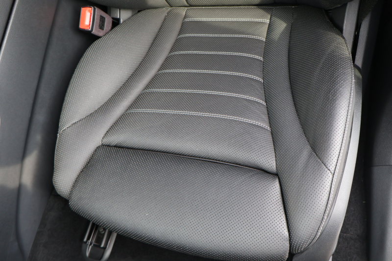 メルセデスベンツ GLC GLC220d 4MATIC ｸｰﾍﾟ AMGﾗｲﾝ　後期型 ﾚｻﾞｰｴｸｽｸﾙｰｼﾌﾞPKG ﾚｰﾀﾞｰｾｰﾌﾃｨPKG ｴｱﾊﾞﾗﾝｽPKG ｶﾞﾗｽSR 黒革 ｼｰﾄﾋｰﾀ ﾍﾞﾝﾁﾚｰﾀ MBUX 純正10.25ｲﾝﾁﾅﾋﾞ地ﾃﾞｼﾞ ｺｯｸﾋﾟｯﾄDisp 360°ｶﾒﾗ Burmester 電動Rｹﾞｰﾄ HUD AMG19ｲﾝﾁAW　2年保証