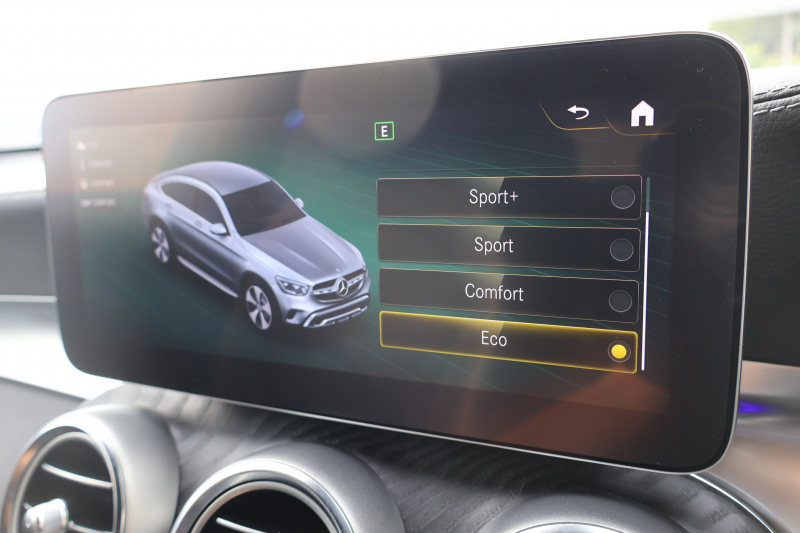 メルセデスベンツ GLC GLC220d 4MATIC ｸｰﾍﾟ AMGﾗｲﾝ　後期型 ﾚｻﾞｰｴｸｽｸﾙｰｼﾌﾞPKG ﾚｰﾀﾞｰｾｰﾌﾃｨPKG ｴｱﾊﾞﾗﾝｽPKG ｶﾞﾗｽSR 黒革 ｼｰﾄﾋｰﾀ ﾍﾞﾝﾁﾚｰﾀ MBUX 純正10.25ｲﾝﾁﾅﾋﾞ地ﾃﾞｼﾞ ｺｯｸﾋﾟｯﾄDisp 360°ｶﾒﾗ Burmester 電動Rｹﾞｰﾄ HUD AMG19ｲﾝﾁAW　2年保証