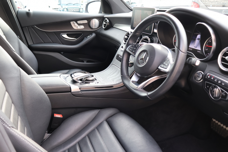 メルセデスベンツ GLC GLC250 4MATIC ｽﾎﾟｰﾂ(本革仕様)　AMGｽﾀｲﾘﾝｸﾞPKG ｴｱﾊﾞﾗﾝｽPKG ﾚｰﾀﾞｰｾｰﾌﾃｨPKG  ﾊﾟﾉﾗﾐｯｸSR 黒革ｼｰﾄ ｼｰﾄﾋｰﾀｰ ｷｰﾚｽGO 純正ﾅﾋﾞ地ﾃﾞｼﾞ 360度ｶﾒﾗｼｽﾃﾑ Burmester  電動Rｹﾞｰﾄ ﾌｯﾄﾄﾗﾝｸOP LEDﾍｯﾄﾞPTS AIRBODYｻｽ AMG19ｲﾝﾁAW　2年保証