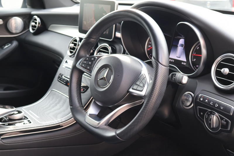 メルセデスベンツ GLC GLC250 4MATIC ｽﾎﾟｰﾂ(本革仕様)　AMGｽﾀｲﾘﾝｸﾞPKG ｴｱﾊﾞﾗﾝｽPKG ﾚｰﾀﾞｰｾｰﾌﾃｨPKG  ﾊﾟﾉﾗﾐｯｸSR 黒革ｼｰﾄ ｼｰﾄﾋｰﾀｰ ｷｰﾚｽGO 純正ﾅﾋﾞ地ﾃﾞｼﾞ 360度ｶﾒﾗｼｽﾃﾑ Burmester  電動Rｹﾞｰﾄ ﾌｯﾄﾄﾗﾝｸOP LEDﾍｯﾄﾞPTS AIRBODYｻｽ AMG19ｲﾝﾁAW　2年保証