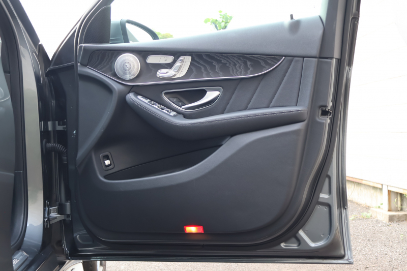 メルセデスベンツ GLC GLC250 4MATIC ｽﾎﾟｰﾂ(本革仕様)　AMGｽﾀｲﾘﾝｸﾞPKG ｴｱﾊﾞﾗﾝｽPKG ﾚｰﾀﾞｰｾｰﾌﾃｨPKG  ﾊﾟﾉﾗﾐｯｸSR 黒革ｼｰﾄ ｼｰﾄﾋｰﾀｰ ｷｰﾚｽGO 純正ﾅﾋﾞ地ﾃﾞｼﾞ 360度ｶﾒﾗｼｽﾃﾑ Burmester  電動Rｹﾞｰﾄ ﾌｯﾄﾄﾗﾝｸOP LEDﾍｯﾄﾞPTS AIRBODYｻｽ AMG19ｲﾝﾁAW　2年保証
