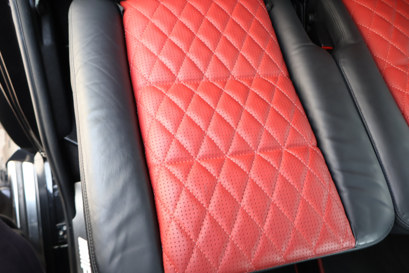 AMG Gクラス G63　左ﾊﾝﾄﾞﾙ designoｴｸｽｸﾙｰｼﾌﾞｲﾝﾃﾘｱPKG ﾃﾞｨｽﾄﾛﾆｯｸ&BSM 7AT SR designoｸﾗｼｯｸﾚｯﾄﾞ/ﾌﾞﾗｯｸ革ｼｰﾄ ｼｰﾄﾋｰﾀｰ ﾍﾞﾝﾁﾚｰﾀｰ 純正ﾅﾋﾞ地ﾃﾞｼﾞ harman/kardonｻﾗｳﾝﾄﾞ Bﾓﾆﾀｰ PTS ｷｾﾉﾝﾗｲﾄ AMG20ｲﾝﾁAW　2年保証