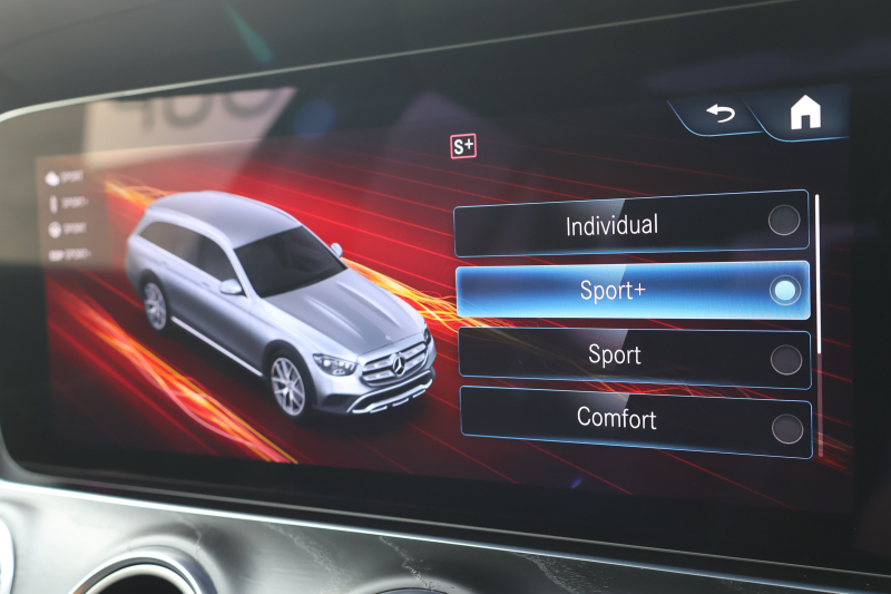 メルセデスベンツ Eクラス E220d 4MATIC ｵｰﾙﾃﾚｲﾝ　後期型 ｴｸｽｸﾙｰｼﾌﾞPKG ｴﾅｼﾞｬｲｼﾞﾝｸﾞPKG ﾚｰﾀﾞｰｾｰﾌﾃｨPKG ﾊﾟﾉﾗﾏSR ﾌﾞﾗｯｸ革 ｼｰﾄﾋｰﾀ ﾍﾞﾝﾁﾚｰﾀ MBUX AR12.3ｲﾝﾁﾅﾋﾞ地ﾃﾞｼﾞ Burmester ﾜｲﾔﾚｽﾁｬｰｼﾞﾝｸﾞ HUD ｴｱｻｽ 純正19ｲﾝﾁAW　2年保証