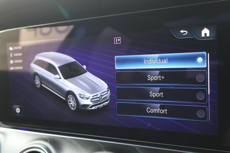 メルセデスベンツ Eクラス E220d 4MATIC ｵｰﾙﾃﾚｲﾝ　後期型 ｴｸｽｸﾙｰｼﾌﾞPKG ｴﾅｼﾞｬｲｼﾞﾝｸﾞPKG ﾚｰﾀﾞｰｾｰﾌﾃｨPKG ﾊﾟﾉﾗﾏSR ﾌﾞﾗｯｸ革 ｼｰﾄﾋｰﾀ ﾍﾞﾝﾁﾚｰﾀ MBUX AR12.3ｲﾝﾁﾅﾋﾞ地ﾃﾞｼﾞ Burmester ﾜｲﾔﾚｽﾁｬｰｼﾞﾝｸﾞ HUD ｴｱｻｽ 純正19ｲﾝﾁAW　2年保証