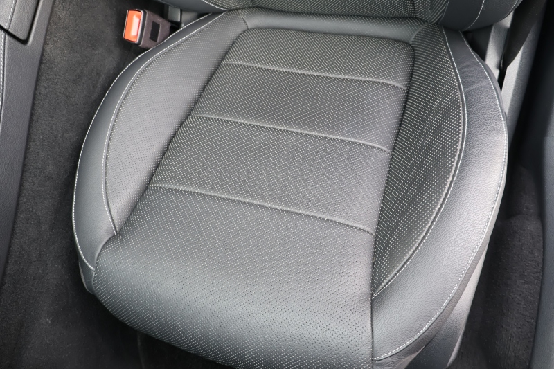 メルセデスベンツ Eクラス E220d 4MATIC ｵｰﾙﾃﾚｲﾝ　後期型 ｴｸｽｸﾙｰｼﾌﾞPKG ｴﾅｼﾞｬｲｼﾞﾝｸﾞPKG ﾚｰﾀﾞｰｾｰﾌﾃｨPKG ﾊﾟﾉﾗﾏSR ﾌﾞﾗｯｸ革 ｼｰﾄﾋｰﾀ ﾍﾞﾝﾁﾚｰﾀ MBUX AR12.3ｲﾝﾁﾅﾋﾞ地ﾃﾞｼﾞ Burmester ﾜｲﾔﾚｽﾁｬｰｼﾞﾝｸﾞ HUD ｴｱｻｽ 純正19ｲﾝﾁAW　2年保証