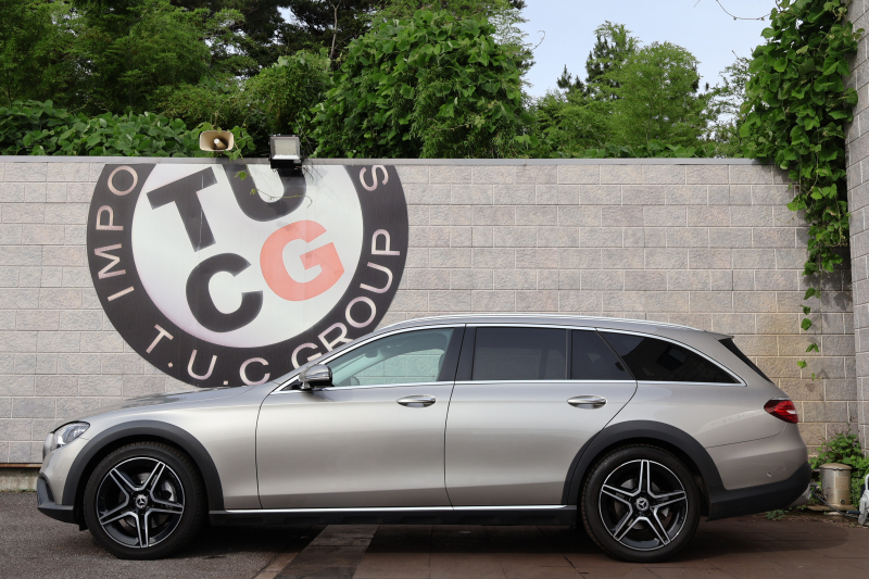メルセデスベンツ Eクラス E220d 4MATIC ｵｰﾙﾃﾚｲﾝ　後期型 ｴｸｽｸﾙｰｼﾌﾞPKG ｴﾅｼﾞｬｲｼﾞﾝｸﾞPKG ﾚｰﾀﾞｰｾｰﾌﾃｨPKG ﾊﾟﾉﾗﾏSR ﾌﾞﾗｯｸ革 ｼｰﾄﾋｰﾀ ﾍﾞﾝﾁﾚｰﾀ MBUX AR12.3ｲﾝﾁﾅﾋﾞ地ﾃﾞｼﾞ Burmester ﾜｲﾔﾚｽﾁｬｰｼﾞﾝｸﾞ HUD ｴｱｻｽ 純正19ｲﾝﾁAW　2年保証