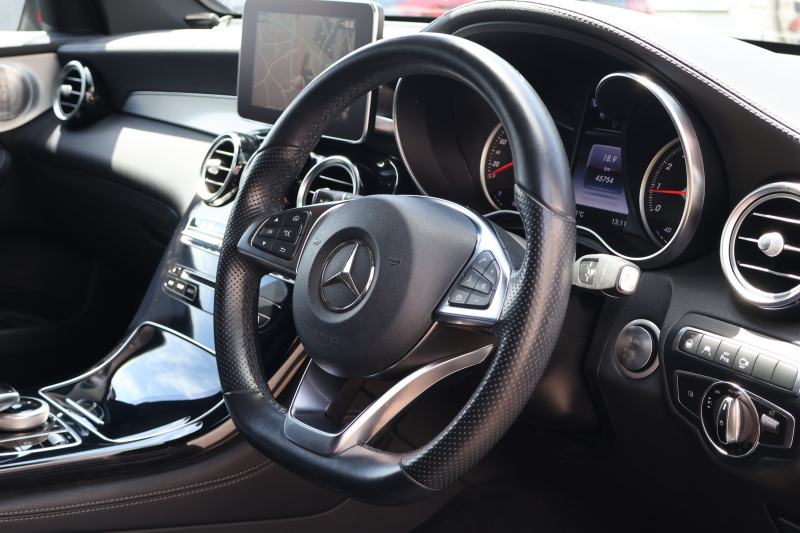 メルセデスベンツ GLC GLC250 4MATIC ｽﾎﾟｰﾂ(本革仕様)　AMGｽﾀｲﾘﾝｸﾞPKG ｴｱﾊﾞﾗﾝｽPKG ﾚｰﾀﾞｰｾｰﾌﾃｨPKG  ﾊﾟﾉﾗﾐｯｸSR 黒革ｼｰﾄ ｼｰﾄﾋｰﾀｰ ｷｰﾚｽGO 純正ﾅﾋﾞ地ﾃﾞｼﾞ 360度ｶﾒﾗｼｽﾃﾑ Burmester  電動Rｹﾞｰﾄ ﾌｯﾄﾄﾗﾝｸOP LEDﾍｯﾄﾞPTS ﾗﾝﾆﾝｸﾞﾎﾞｰﾄﾞ AMG19ｲﾝﾁAW　2年保証