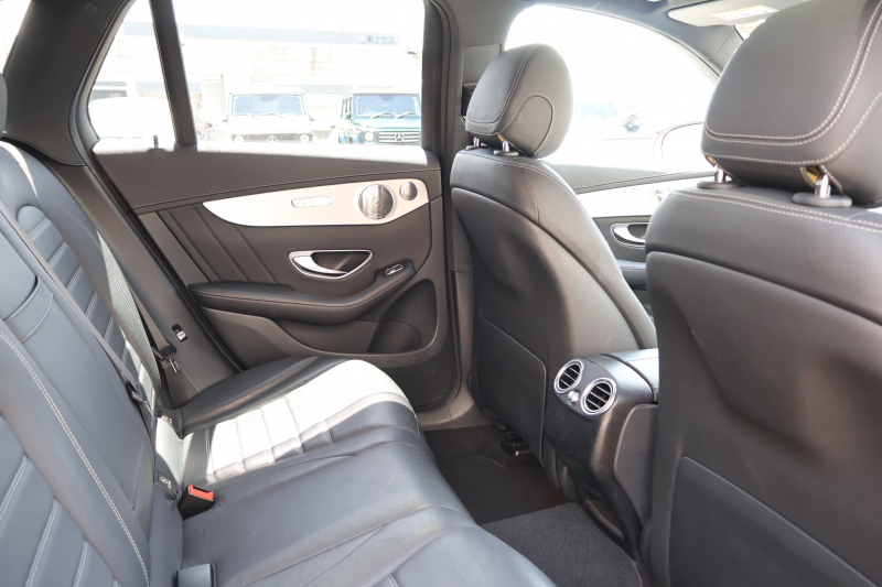 メルセデスベンツ GLC GLC250 4MATIC ｽﾎﾟｰﾂ(本革仕様)　AMGｽﾀｲﾘﾝｸﾞPKG ｴｱﾊﾞﾗﾝｽPKG ﾚｰﾀﾞｰｾｰﾌﾃｨPKG  ﾊﾟﾉﾗﾐｯｸSR 黒革ｼｰﾄ ｼｰﾄﾋｰﾀｰ ｷｰﾚｽGO 純正ﾅﾋﾞ地ﾃﾞｼﾞ 360度ｶﾒﾗｼｽﾃﾑ Burmester  電動Rｹﾞｰﾄ ﾌｯﾄﾄﾗﾝｸOP LEDﾍｯﾄﾞPTS ﾗﾝﾆﾝｸﾞﾎﾞｰﾄﾞ AMG19ｲﾝﾁAW　2年保証