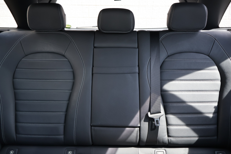 メルセデスベンツ GLC GLC250 4MATIC ｽﾎﾟｰﾂ(本革仕様)　AMGｽﾀｲﾘﾝｸﾞPKG ｴｱﾊﾞﾗﾝｽPKG ﾚｰﾀﾞｰｾｰﾌﾃｨPKG  ﾊﾟﾉﾗﾐｯｸSR 黒革ｼｰﾄ ｼｰﾄﾋｰﾀｰ ｷｰﾚｽGO 純正ﾅﾋﾞ地ﾃﾞｼﾞ 360度ｶﾒﾗｼｽﾃﾑ Burmester  電動Rｹﾞｰﾄ ﾌｯﾄﾄﾗﾝｸOP LEDﾍｯﾄﾞPTS ﾗﾝﾆﾝｸﾞﾎﾞｰﾄﾞ AMG19ｲﾝﾁAW　2年保証