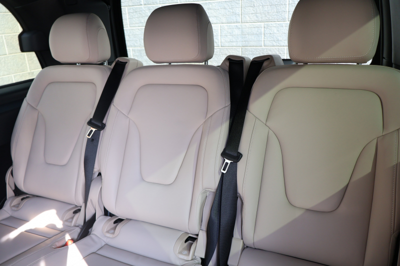 メルセデスベンツ Vクラス V220d ｴｸｽｸﾙｰｼﾌﾞ ﾛﾝｸﾞ ﾌﾟﾗﾁﾅｽｲｰﾄ(受注生産)　ﾚｰﾀﾞｰｾｰﾌﾃｨPKG 1ｵｰﾅｰ ﾊﾟﾉﾗﾐｯｸSR 2列目ｴｸｽｸﾙｰｼｰﾌﾞｼｰﾄ ﾍﾞｰｼﾞｭ革ｼｰﾄ ｼｰﾄﾋｰﾀｰ ﾍﾞﾝﾁﾚｰﾀｰ MBUX 10.25ｲﾝﾁﾅﾋﾞ地ﾃﾞｼﾞ AppleCarPlay Burmester 冷蔵庫付ｺﾝｿｰﾙ AMG19AW　2年保証
