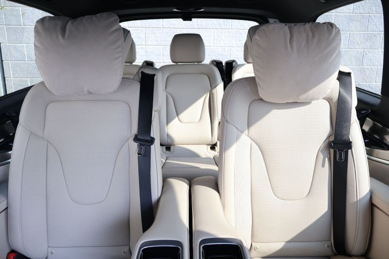 メルセデスベンツ Vクラス V220d ｴｸｽｸﾙｰｼﾌﾞ ﾛﾝｸﾞ ﾌﾟﾗﾁﾅｽｲｰﾄ(受注生産)　ﾚｰﾀﾞｰｾｰﾌﾃｨPKG 1ｵｰﾅｰ ﾊﾟﾉﾗﾐｯｸSR 2列目ｴｸｽｸﾙｰｼｰﾌﾞｼｰﾄ ﾍﾞｰｼﾞｭ革ｼｰﾄ ｼｰﾄﾋｰﾀｰ ﾍﾞﾝﾁﾚｰﾀｰ MBUX 10.25ｲﾝﾁﾅﾋﾞ地ﾃﾞｼﾞ AppleCarPlay Burmester 冷蔵庫付ｺﾝｿｰﾙ AMG19AW　2年保証
