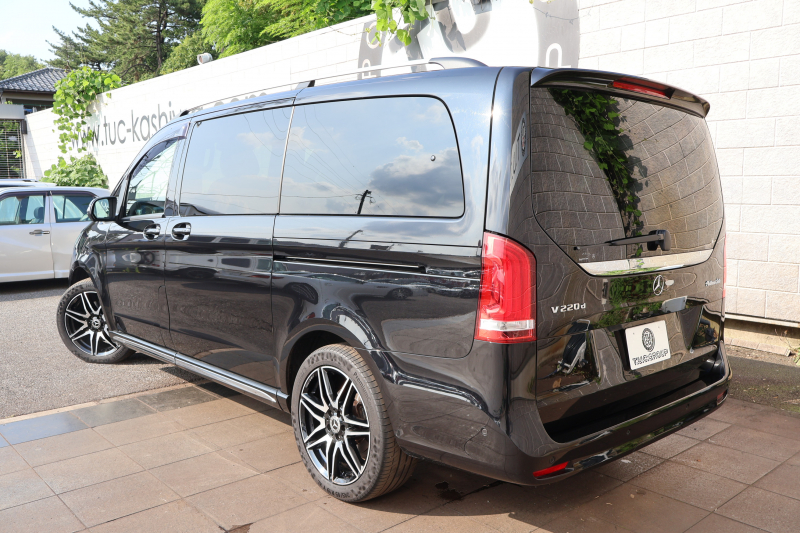 メルセデスベンツ Vクラス V220d ｴｸｽｸﾙｰｼﾌﾞ ﾛﾝｸﾞ ﾌﾟﾗﾁﾅｽｲｰﾄ(受注生産)　ﾚｰﾀﾞｰｾｰﾌﾃｨPKG 1ｵｰﾅｰ ﾊﾟﾉﾗﾐｯｸSR 2列目ｴｸｽｸﾙｰｼｰﾌﾞｼｰﾄ ﾍﾞｰｼﾞｭ革ｼｰﾄ ｼｰﾄﾋｰﾀｰ ﾍﾞﾝﾁﾚｰﾀｰ MBUX 10.25ｲﾝﾁﾅﾋﾞ地ﾃﾞｼﾞ AppleCarPlay Burmester 冷蔵庫付ｺﾝｿｰﾙ AMG19AW　2年保証