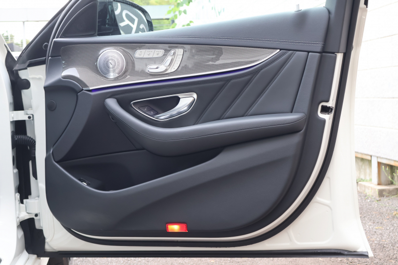 AMG Eクラス E43 4MATIC　ｴｸｽｸﾙｰｼﾌﾞPKG ﾚｰﾀﾞｰｾｰﾌﾃｨPKG ｴｱﾊﾞﾗﾝｽPKG 黒ﾅｯﾊﾟ革 ｼｰﾄﾋｰﾀｰ ﾍﾞﾝﾁﾚｰﾀｰ 純正12.3ｲﾝﾁﾅﾋﾞ地ﾃﾞｼﾞ 360°ｶﾒﾗ Burmesterｻﾗｳﾝﾄﾞ AppleCarPlay Android Auto ﾌｯﾄﾄﾗﾝｸOP ﾏﾙﾁﾋﾞｰﾑLED AMG20AW　2年保証