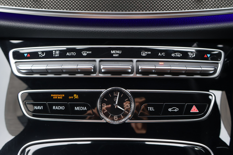 AMG Eクラス E43 4MATIC　ｴｸｽｸﾙｰｼﾌﾞPKG ﾚｰﾀﾞｰｾｰﾌﾃｨPKG ｴｱﾊﾞﾗﾝｽPKG 黒ﾅｯﾊﾟ革 ｼｰﾄﾋｰﾀｰ ﾍﾞﾝﾁﾚｰﾀｰ 純正12.3ｲﾝﾁﾅﾋﾞ地ﾃﾞｼﾞ 360°ｶﾒﾗ Burmesterｻﾗｳﾝﾄﾞ AppleCarPlay Android Auto ﾌｯﾄﾄﾗﾝｸOP ﾏﾙﾁﾋﾞｰﾑLED AMG20AW　2年保証