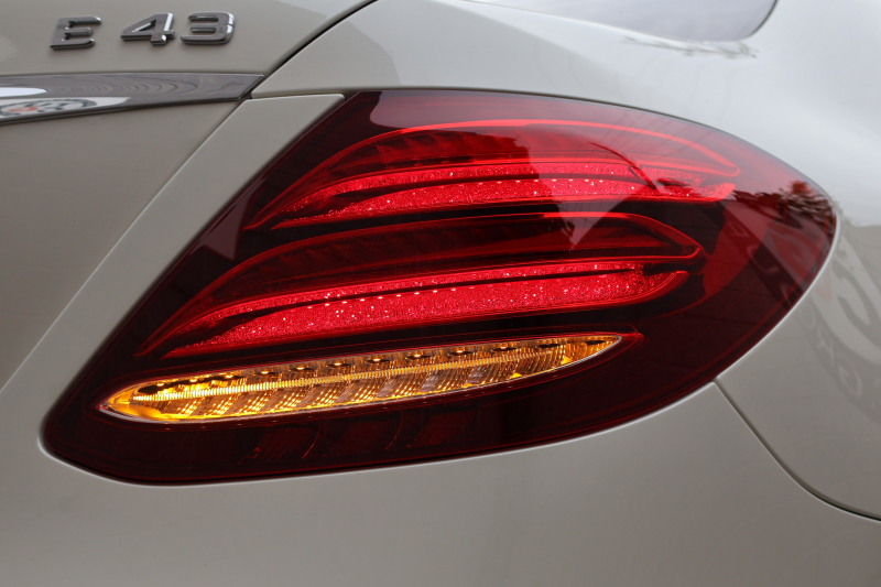 AMG Eクラス E43 4MATIC　ｴｸｽｸﾙｰｼﾌﾞPKG ﾚｰﾀﾞｰｾｰﾌﾃｨPKG ｴｱﾊﾞﾗﾝｽPKG 黒ﾅｯﾊﾟ革 ｼｰﾄﾋｰﾀｰ ﾍﾞﾝﾁﾚｰﾀｰ 純正12.3ｲﾝﾁﾅﾋﾞ地ﾃﾞｼﾞ 360°ｶﾒﾗ Burmesterｻﾗｳﾝﾄﾞ AppleCarPlay Android Auto ﾌｯﾄﾄﾗﾝｸOP ﾏﾙﾁﾋﾞｰﾑLED AMG20AW　2年保証