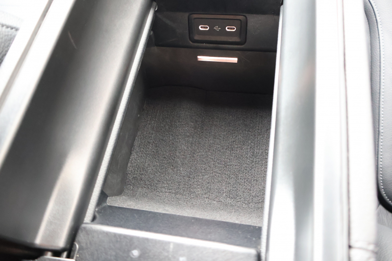 メルセデスベンツ Cクラス C200 ｽﾃｰｼｮﾝﾜｺﾞﾝ AVG(ISG搭載ﾓﾃﾞﾙ)　ﾚｻﾞｰｴｸｽｸﾙｰｼﾌﾞPKG ﾄﾞﾗｲﾊﾞｰｽﾞPKG AMGﾗｲﾝPKG ﾍﾞｰｼｯｸPKG ﾚｰﾀﾞｰｾｰﾌﾃｨPKG 1ｵｰﾅｰ ﾊﾟﾉﾗﾏSR 黒革 ｼｰﾄﾋｰﾀｰ  MBUX ARﾅﾋﾞ地ﾃﾞｼﾞ 360度ｶﾒﾗ  HUD  ﾘｱｱｸｽﾙｽﾃｱﾘﾝｸﾞ AMG18ｲﾝﾁAW　新車保証