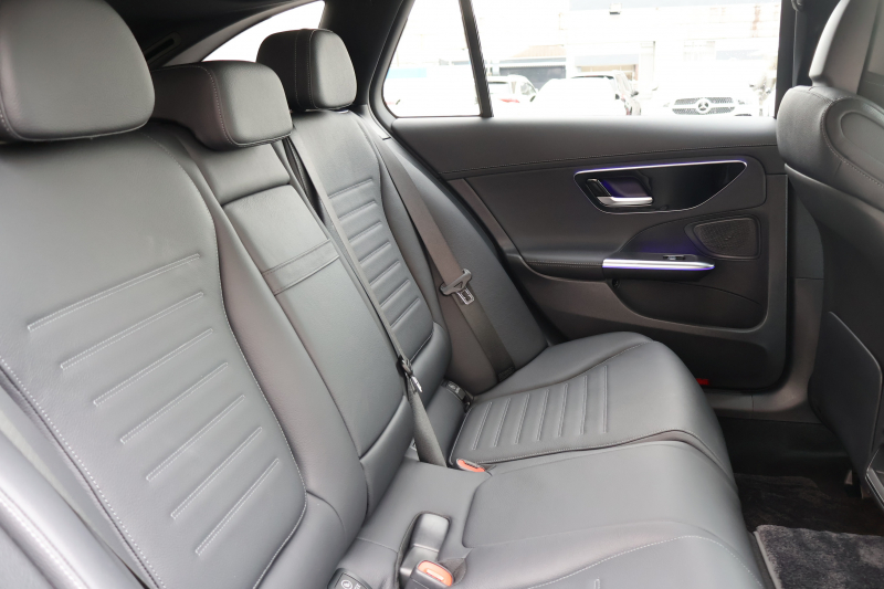 メルセデスベンツ Cクラス C200 ｽﾃｰｼｮﾝﾜｺﾞﾝ AVG(ISG搭載ﾓﾃﾞﾙ)　ﾚｻﾞｰｴｸｽｸﾙｰｼﾌﾞPKG ﾄﾞﾗｲﾊﾞｰｽﾞPKG AMGﾗｲﾝPKG ﾍﾞｰｼｯｸPKG ﾚｰﾀﾞｰｾｰﾌﾃｨPKG 1ｵｰﾅｰ ﾊﾟﾉﾗﾏSR 黒革 ｼｰﾄﾋｰﾀｰ  MBUX ARﾅﾋﾞ地ﾃﾞｼﾞ 360度ｶﾒﾗ  HUD  ﾘｱｱｸｽﾙｽﾃｱﾘﾝｸﾞ AMG18ｲﾝﾁAW　新車保証