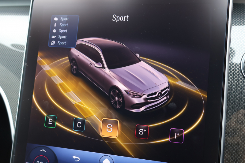 メルセデスベンツ Cクラス C200 ｽﾃｰｼｮﾝﾜｺﾞﾝ AVG(ISG搭載ﾓﾃﾞﾙ)　ﾚｻﾞｰｴｸｽｸﾙｰｼﾌﾞPKG ﾄﾞﾗｲﾊﾞｰｽﾞPKG AMGﾗｲﾝPKG ﾍﾞｰｼｯｸPKG ﾚｰﾀﾞｰｾｰﾌﾃｨPKG 1ｵｰﾅｰ ﾊﾟﾉﾗﾏSR 黒革 ｼｰﾄﾋｰﾀｰ  MBUX ARﾅﾋﾞ地ﾃﾞｼﾞ 360度ｶﾒﾗ  HUD  ﾘｱｱｸｽﾙｽﾃｱﾘﾝｸﾞ AMG18ｲﾝﾁAW　新車保証