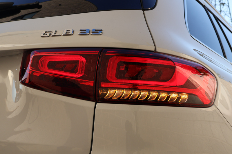 AMG GLB GLB35 4MATIC　AMGｱﾄﾞﾊﾞﾝｽﾄﾞPKG ﾅﾋﾞｹﾞｰｼｮﾝPKG ｴﾅｼﾞｬｲｼﾞﾝｸﾞPKGPLUS ﾚｰﾀﾞｰｾｰﾌﾃｨPKG 1ｵｰﾅｰ ﾊﾟﾉﾗﾐｯｸSR 灰/黒革ｼｰﾄ ｼｰﾄﾋｰﾀｰ ﾍﾞﾝﾁﾚｰﾀｰ MBUX 10.25ｲﾝﾁﾅﾋﾞ地ﾃﾞｼﾞ 360度ｶﾒﾗ ﾜｲﾔﾚｽﾁｬｰｼﾞﾝｸﾞ HUD AMG19AW　2年保証