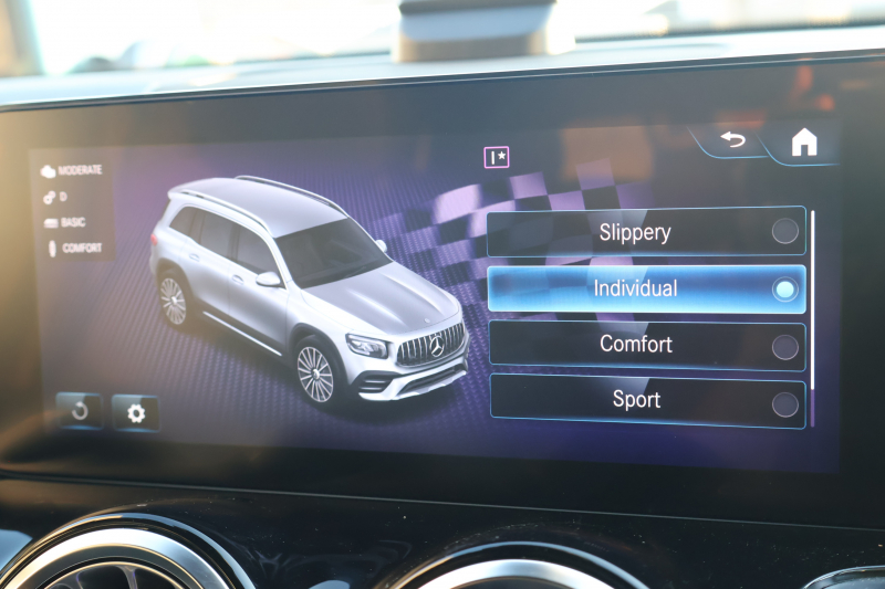 AMG GLB GLB35 4MATIC　AMGｱﾄﾞﾊﾞﾝｽﾄﾞPKG ﾅﾋﾞｹﾞｰｼｮﾝPKG ｴﾅｼﾞｬｲｼﾞﾝｸﾞPKGPLUS ﾚｰﾀﾞｰｾｰﾌﾃｨPKG 1ｵｰﾅｰ ﾊﾟﾉﾗﾐｯｸSR 灰/黒革ｼｰﾄ ｼｰﾄﾋｰﾀｰ ﾍﾞﾝﾁﾚｰﾀｰ MBUX 10.25ｲﾝﾁﾅﾋﾞ地ﾃﾞｼﾞ 360度ｶﾒﾗ ﾜｲﾔﾚｽﾁｬｰｼﾞﾝｸﾞ HUD AMG19AW　2年保証
