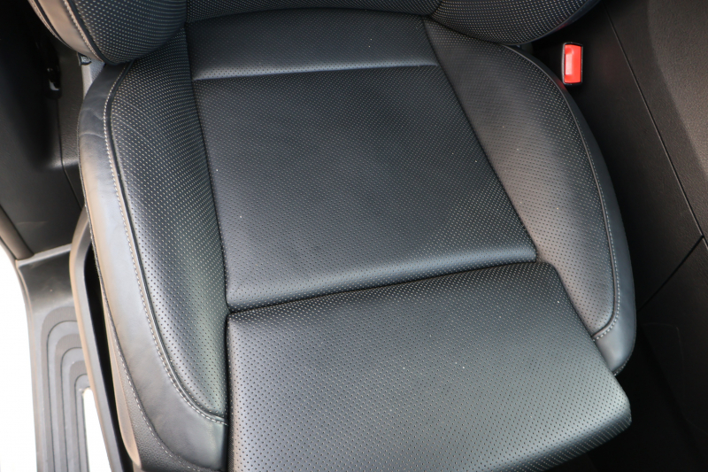 メルセデスベンツ Vクラス V220d ｴｸｽｸﾙｰｼｰﾌﾞ ﾛﾝｸﾞ ﾌﾟﾗﾁﾅｽｲｰﾄ(受注生産ﾓﾃﾞﾙ)　ﾚｰﾀﾞｰｾｰﾌﾃｨPKG 1ｵｰﾅｰ ﾊﾟﾉﾗﾐｯｸSR 黒ﾅｯﾊﾟ革 2列目ｴｸｽｸﾙｰｼﾌﾞｼｰﾄ ｼｰﾄH ﾍﾞﾝﾁﾚｰﾀｰ MBUX 10.25ｲﾝﾁﾅﾋﾞ地ﾃﾞｼﾞ Burmesterｻﾗｳﾝﾄﾞ 冷蔵庫付ｾﾝﾀｰｺﾝｿｰﾙ AMG19AW　新車保証