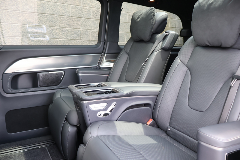 メルセデスベンツ Vクラス V220d ｴｸｽｸﾙｰｼｰﾌﾞ ﾛﾝｸﾞ ﾌﾟﾗﾁﾅｽｲｰﾄ(受注生産ﾓﾃﾞﾙ)　ﾚｰﾀﾞｰｾｰﾌﾃｨPKG 1ｵｰﾅｰ ﾊﾟﾉﾗﾐｯｸSR 黒ﾅｯﾊﾟ革 2列目ｴｸｽｸﾙｰｼﾌﾞｼｰﾄ ｼｰﾄH ﾍﾞﾝﾁﾚｰﾀｰ MBUX 10.25ｲﾝﾁﾅﾋﾞ地ﾃﾞｼﾞ Burmesterｻﾗｳﾝﾄﾞ 冷蔵庫付ｾﾝﾀｰｺﾝｿｰﾙ AMG19AW　新車保証