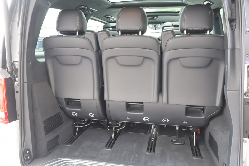 メルセデスベンツ Vクラス V220d ｴｸｽｸﾙｰｼｰﾌﾞ ﾛﾝｸﾞ ﾌﾟﾗﾁﾅｽｲｰﾄ(受注生産ﾓﾃﾞﾙ)　ﾚｰﾀﾞｰｾｰﾌﾃｨPKG 1ｵｰﾅｰ ﾊﾟﾉﾗﾐｯｸSR 黒ﾅｯﾊﾟ革 2列目ｴｸｽｸﾙｰｼﾌﾞｼｰﾄ ｼｰﾄH ﾍﾞﾝﾁﾚｰﾀｰ MBUX 10.25ｲﾝﾁﾅﾋﾞ地ﾃﾞｼﾞ Burmesterｻﾗｳﾝﾄﾞ 冷蔵庫付ｾﾝﾀｰｺﾝｿｰﾙ AMG19AW　新車保証