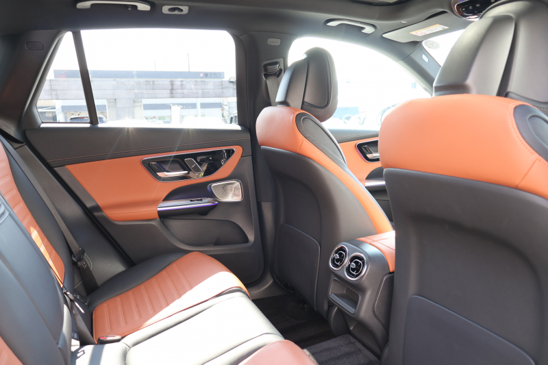 メルセデスベンツ GLC GLC220d 4MATIC(ISG搭載ﾓﾃﾞﾙ) AMGﾗｲﾝPKG　AMGﾚｻﾞｰｴｸｽｸﾙｰｼﾌﾞPKG ﾄﾞﾗｲﾊﾞｰｽﾞPKG 1ｵｰﾅｰ ﾊﾟﾉﾗﾏSR 茶革ｼｰﾄ ｼｰﾄﾋｰﾀｰ MBUX ARﾅﾋﾞ地ﾃﾞｼﾞ AppleCarPlay ﾌｯﾄﾄﾗﾝｸOP ﾜｲﾔﾚｽﾁｬｰｼﾞﾝｸﾞ ﾘｱ・ｱｸｽﾙｽﾃｱ AIRMATICｻｽ AMG19ｲﾝﾁAW　2年保証