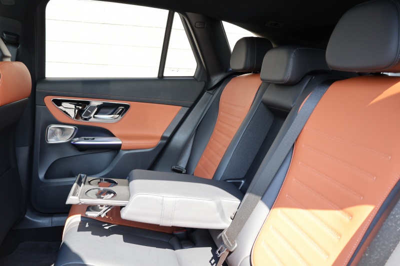 メルセデスベンツ GLC GLC220d 4MATIC(ISG搭載ﾓﾃﾞﾙ) AMGﾗｲﾝPKG　AMGﾚｻﾞｰｴｸｽｸﾙｰｼﾌﾞPKG ﾄﾞﾗｲﾊﾞｰｽﾞPKG 1ｵｰﾅｰ ﾊﾟﾉﾗﾏSR 茶革ｼｰﾄ ｼｰﾄﾋｰﾀｰ MBUX ARﾅﾋﾞ地ﾃﾞｼﾞ AppleCarPlay ﾌｯﾄﾄﾗﾝｸOP ﾜｲﾔﾚｽﾁｬｰｼﾞﾝｸﾞ ﾘｱ・ｱｸｽﾙｽﾃｱ AIRMATICｻｽ AMG19ｲﾝﾁAW　2年保証