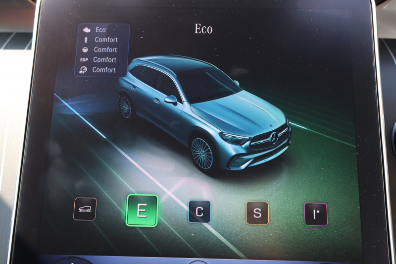 メルセデスベンツ GLC GLC220d 4MATIC(ISG搭載ﾓﾃﾞﾙ) AMGﾗｲﾝPKG　AMGﾚｻﾞｰｴｸｽｸﾙｰｼﾌﾞPKG ﾄﾞﾗｲﾊﾞｰｽﾞPKG 1ｵｰﾅｰ ﾊﾟﾉﾗﾏSR 茶革ｼｰﾄ ｼｰﾄﾋｰﾀｰ MBUX ARﾅﾋﾞ地ﾃﾞｼﾞ AppleCarPlay ﾌｯﾄﾄﾗﾝｸOP ﾜｲﾔﾚｽﾁｬｰｼﾞﾝｸﾞ ﾘｱ・ｱｸｽﾙｽﾃｱ AIRMATICｻｽ AMG19ｲﾝﾁAW　2年保証