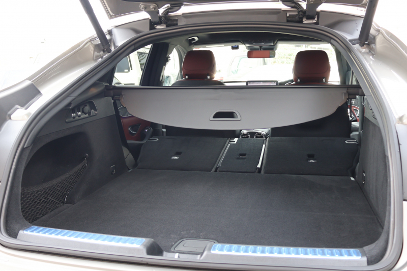 メルセデスベンツ GLCクーペ GLC220d 4MATIC ｸｰﾍﾟ AMGﾗｲﾝ　後期型 ﾚｻﾞｰｴｸｽｸﾙｰｼﾌﾞPKG ﾚｰﾀﾞｰｾｰﾌﾃｨPKG ｴﾅｼﾞｬｲｼﾞﾝｸﾞPKG 1ｵｰﾅｰ ｶﾞﾗｽSR ｸﾗﾝﾍﾞﾘｰ赤革ｼｰﾄ ｼｰﾄﾋｰﾀｰ MBUX 純正10.25ｲﾝﾁﾅﾋﾞ地ﾃﾞｼﾞ ｺｯｸﾋﾟｯﾄDisp AppleCarPlay HUD Rｸﾗｲﾒｰﾄ AMG19ｲﾝﾁAW　2年保証