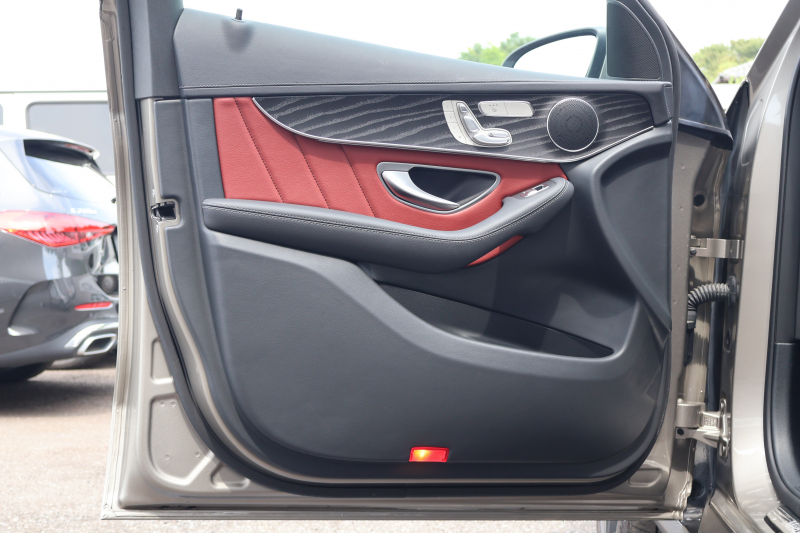 メルセデスベンツ GLCクーペ GLC220d 4MATIC ｸｰﾍﾟ AMGﾗｲﾝ　後期型 ﾚｻﾞｰｴｸｽｸﾙｰｼﾌﾞPKG ﾚｰﾀﾞｰｾｰﾌﾃｨPKG ｴﾅｼﾞｬｲｼﾞﾝｸﾞPKG 1ｵｰﾅｰ ｶﾞﾗｽSR ｸﾗﾝﾍﾞﾘｰ赤革ｼｰﾄ ｼｰﾄﾋｰﾀｰ MBUX 純正10.25ｲﾝﾁﾅﾋﾞ地ﾃﾞｼﾞ ｺｯｸﾋﾟｯﾄDisp AppleCarPlay HUD Rｸﾗｲﾒｰﾄ AMG19ｲﾝﾁAW　2年保証
