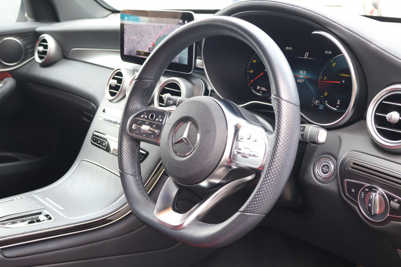 メルセデスベンツ GLCクーペ GLC220d 4MATIC ｸｰﾍﾟ AMGﾗｲﾝ　後期型 ﾚｻﾞｰｴｸｽｸﾙｰｼﾌﾞPKG ﾚｰﾀﾞｰｾｰﾌﾃｨPKG ｴﾅｼﾞｬｲｼﾞﾝｸﾞPKG 1ｵｰﾅｰ ｶﾞﾗｽSR ｸﾗﾝﾍﾞﾘｰ赤革ｼｰﾄ ｼｰﾄﾋｰﾀｰ MBUX 純正10.25ｲﾝﾁﾅﾋﾞ地ﾃﾞｼﾞ ｺｯｸﾋﾟｯﾄDisp AppleCarPlay HUD Rｸﾗｲﾒｰﾄ AMG19ｲﾝﾁAW　2年保証