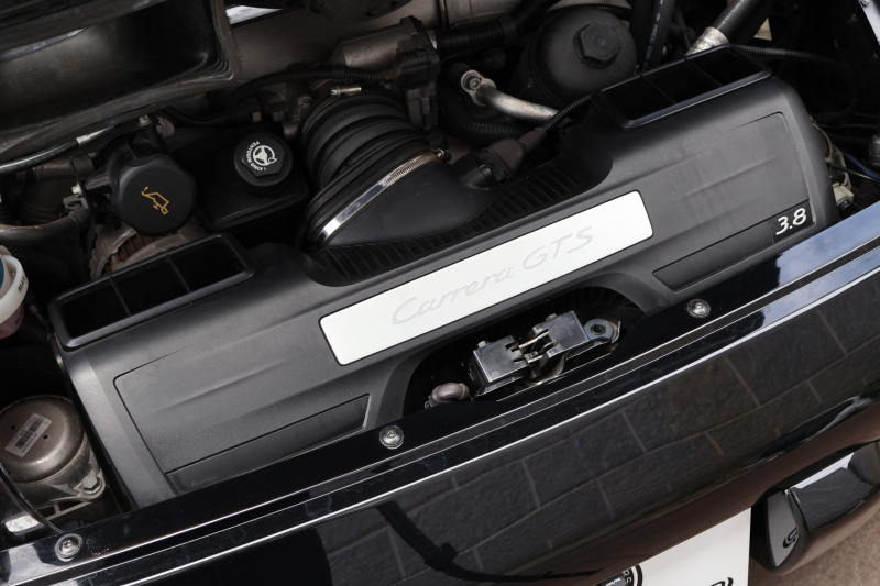 ポルシェ 911(Type997) 911 ｶﾚﾗ GTS ｶﾌﾞﾘｵﾚ　MY12 新車並行 左ﾊﾝﾄﾞﾙ 黒幌 ｽﾎﾟｰﾂｸﾛﾉPKG ｶｰﾎﾞﾝｲﾝﾃﾘｱPKG  ｱﾀﾞﾌﾟﾃｨﾌﾞｽﾎﾟｰﾂｼｰﾄ ｼｰﾄﾋｰﾀｰ ｹﾝｳｯﾄﾞSDﾅﾋﾞTV Bﾓﾆﾀｰ PASM ｽﾎﾟｰﾂｴｸﾞｿﾞｰｽﾄｼｽﾃﾑ RSｽﾊﾟｲﾀﾞｰ19AW　2年保証